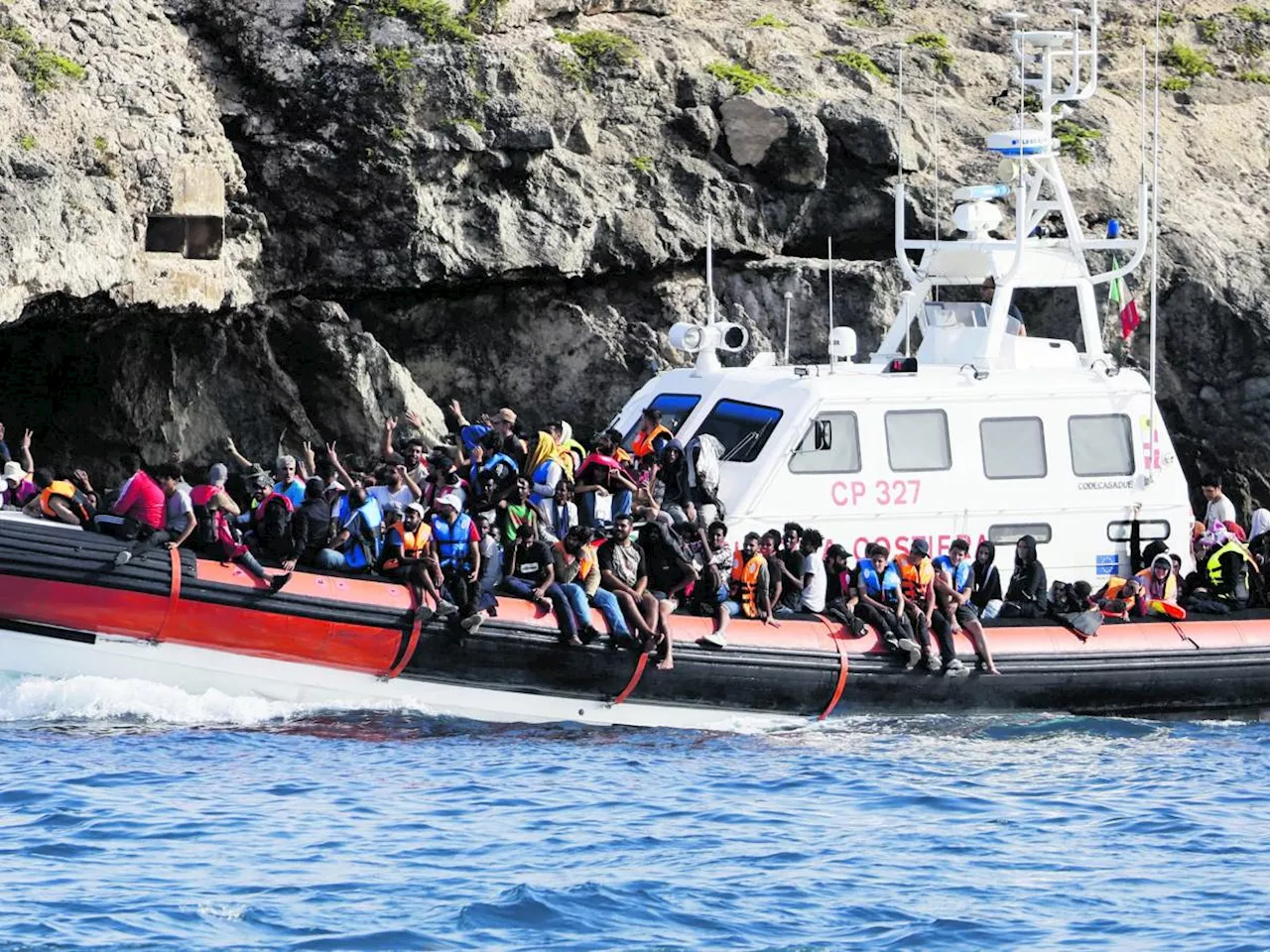 Solo in Italia i progressisti difendono l'invasione