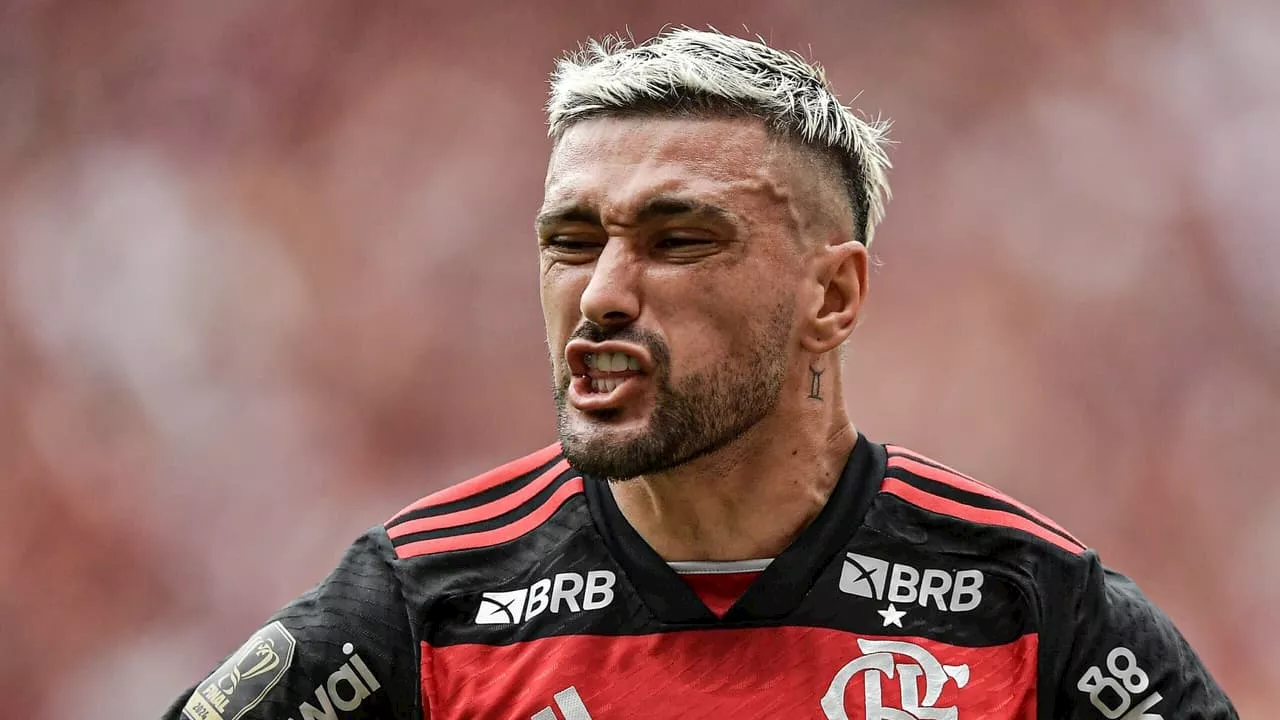 Filipe Luís diz que Arrascaeta está 'deixando o joelho em campo' pelo Flamengo