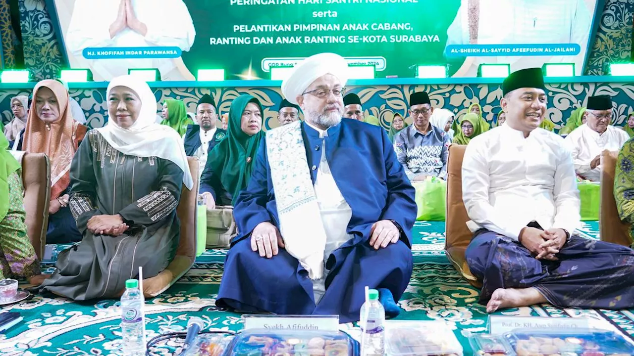 Khofifah dan Eri Hadiri Maulid Nabi Bersama Ribuan Muslimat NU Surabaya