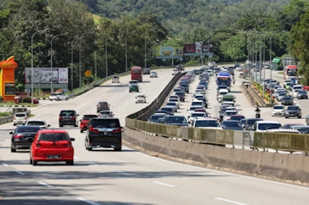 Journey back begins: Slow-moving traffic on major highways heading into Klang Valley