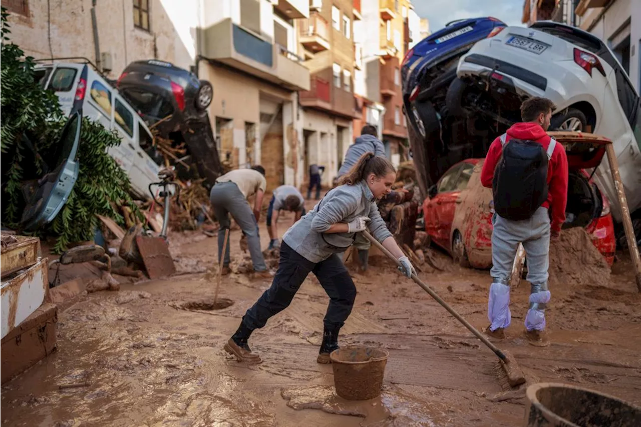 'It is all in ruins.' The shattered lives of Paiporta at the epicenter of Spain's floods