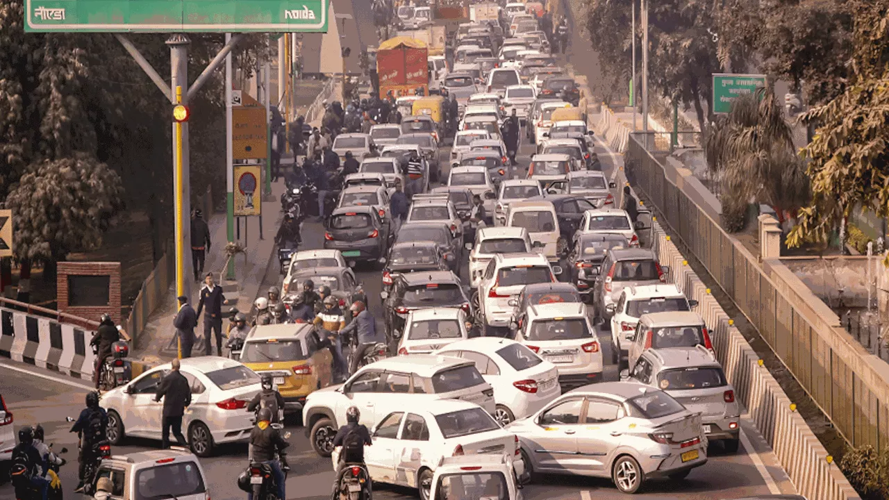 ग्रेटर नोएडा वेस्ट के जाम को 'यू-टर्न' दिखाने की तैयारी, जानिए क्‍या काम चल रहा है?