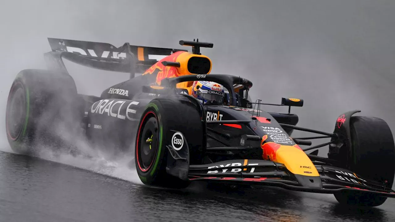 Verstappen grijpt de leiding in chaotische regenrace • Norris zakt verder weg