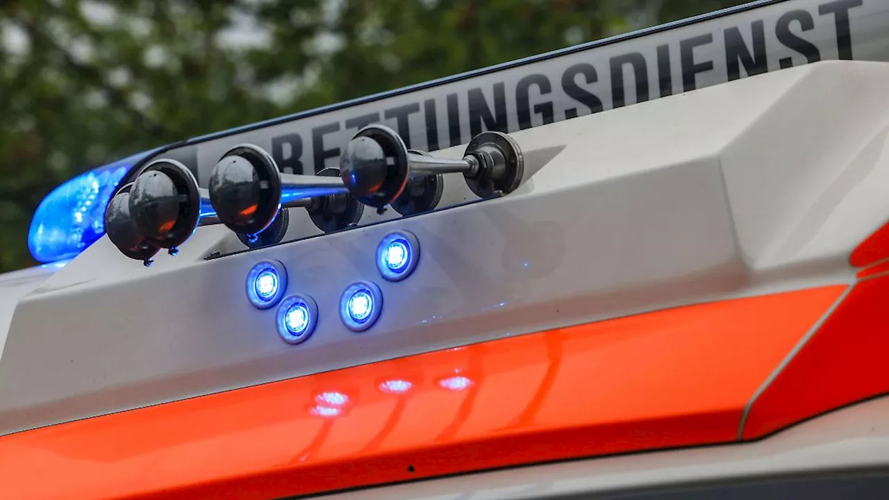 Nordrhein-Westfalen: Nicht angeschnallt: Familienvater stirbt bei Unfall