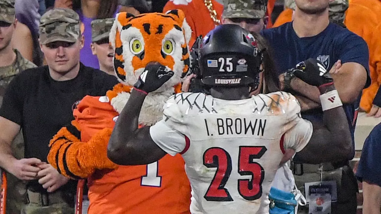 Highlights, Photos and Notes: Louisville 33, Clemson 21