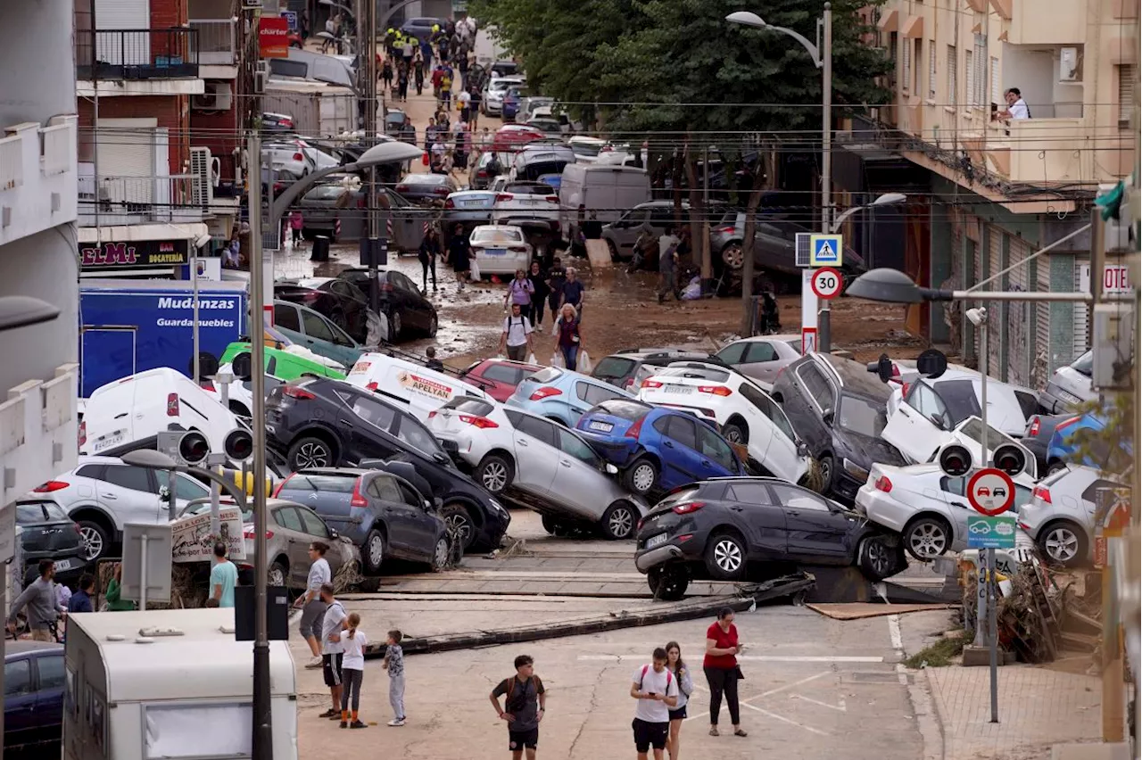 Spain sends thousands more troops to flood zone