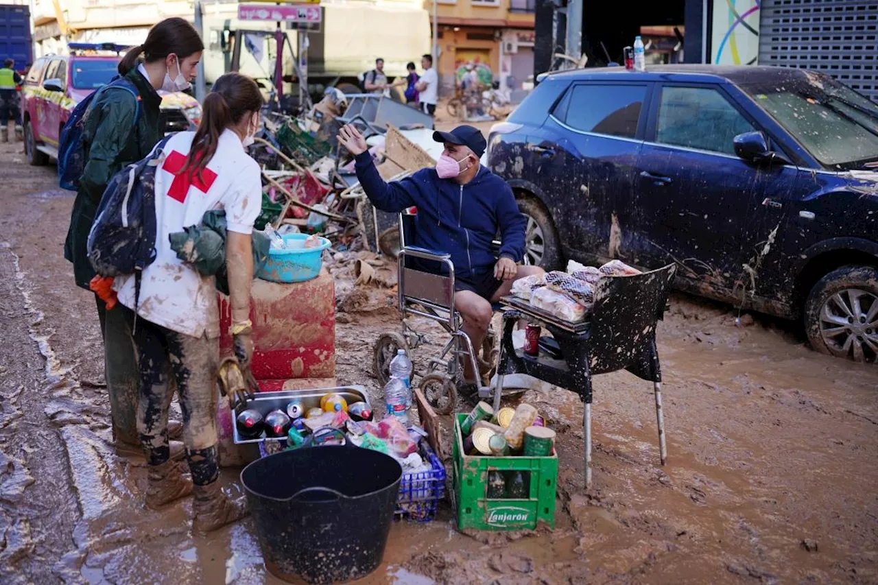 Spain sends thousands more troops to flood zone