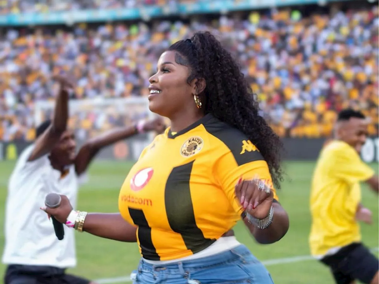 PICTURES: Nkosazana Daughter throws shade at Mamelodi Sundowns?