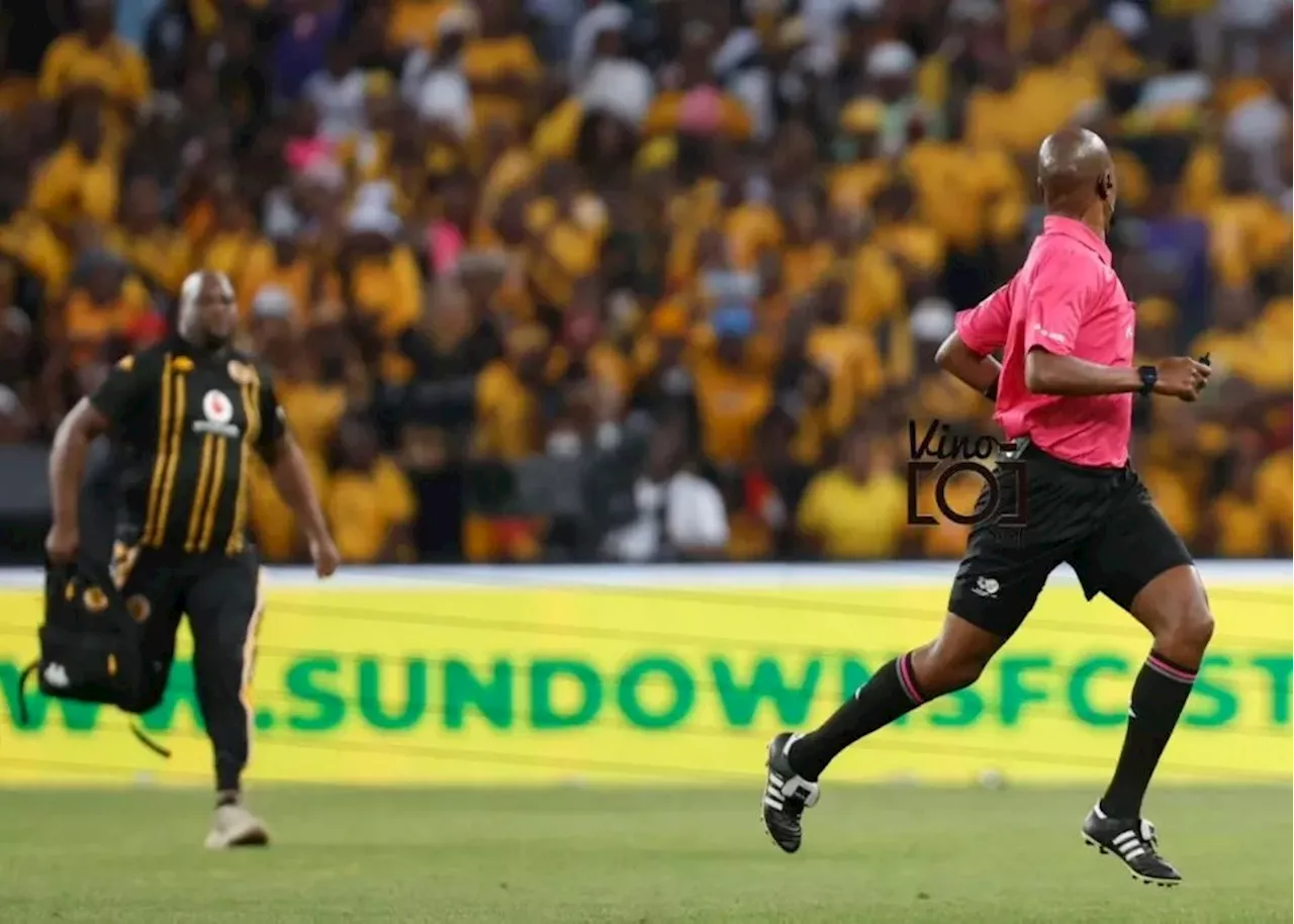 PICTURES: Pitch invaders disrupt Kaizer Chiefs’ 4-0 thrashing by Sundowns