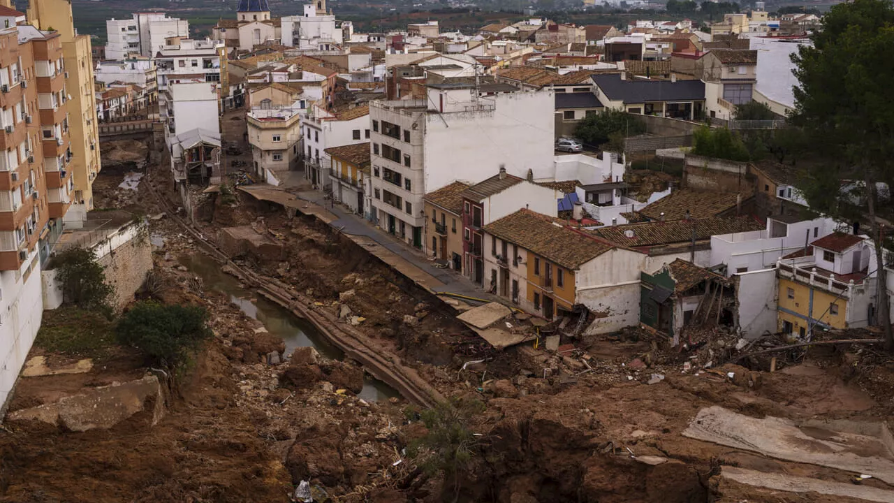 Alluvione in Spagna, annullato il MotopGp di Valencia: cosa succede