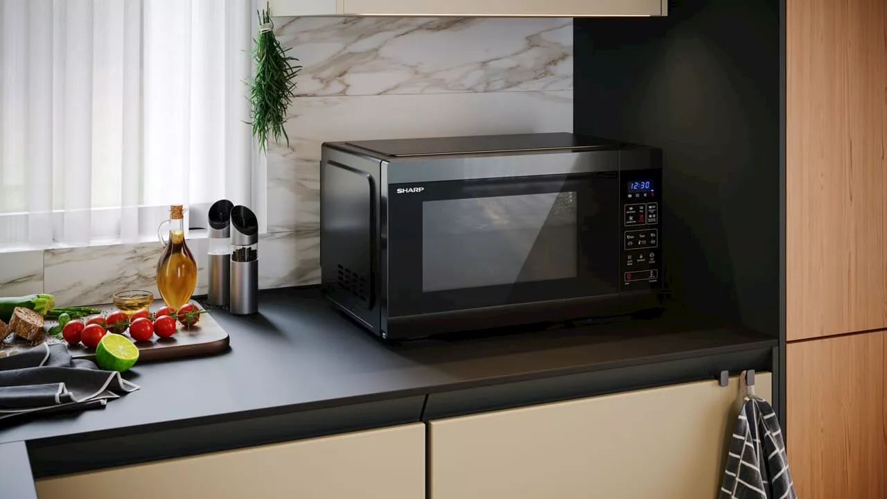 Nuovo forno a microonde Sharp con friggitrice ad aria