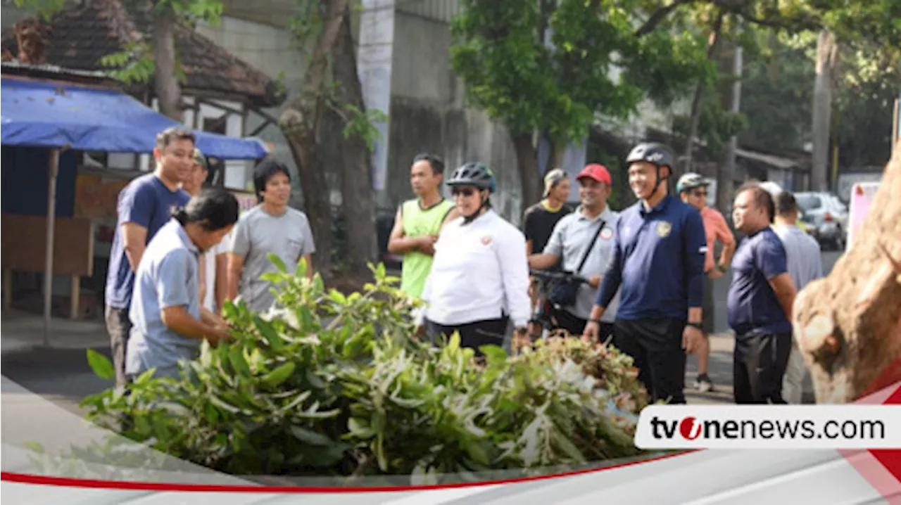 Tingkatkan Kewaspadaan di Musim Penghujan, Pj Wali Kota Kediri Tinjau Kerja Bakti di Kelurahan