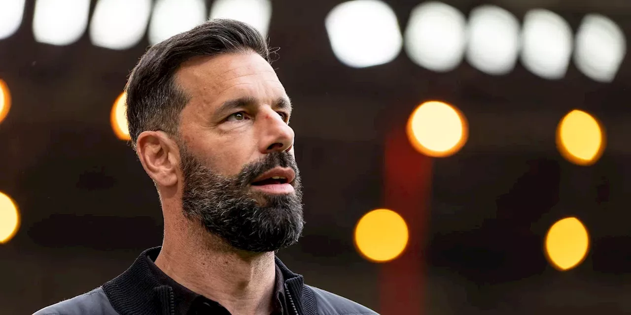 Van Nistelrooij krijgt staande ovatie van United-fans: ‘Dat doet mij veel'