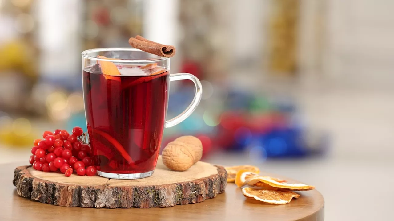 Glühwein selbst machen: Wein, Gewürze und ideale Temperatur