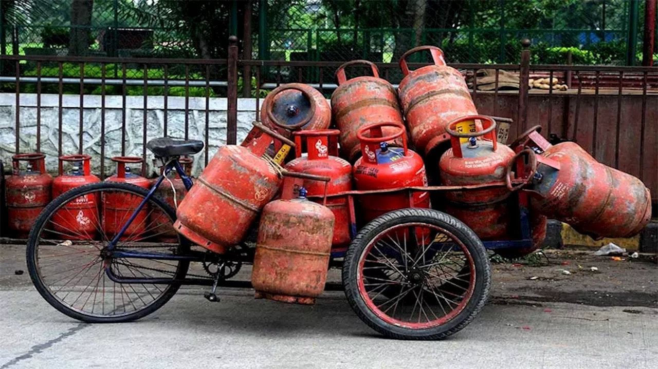 Gas Cylinder: ಇನ್ಮುಂದೆ ಕೇವಲ 450 ರೂ.ಗೆ ಸಿಗಲಿದೆ ಸಿಲಿಂಡರ್‌: ಎಲ್ಲಿ? ಹೇಗೆ ಖರೀಸಿದೋದು? ಇಲ್ಲಿದೆ ಕಂಪ್ಲೀಟ್‌ ಮಾಹಿತಿ