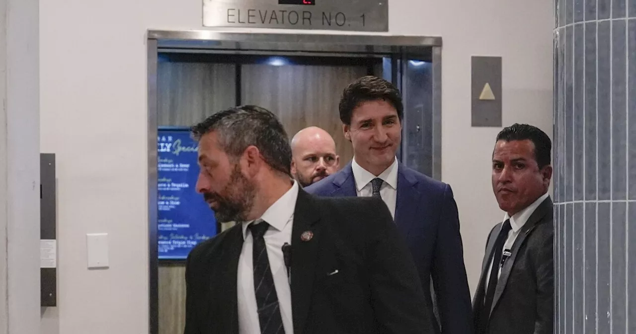 Canadian Prime Minister Trudeau flies to Florida to meet with Trump after tariffs threat