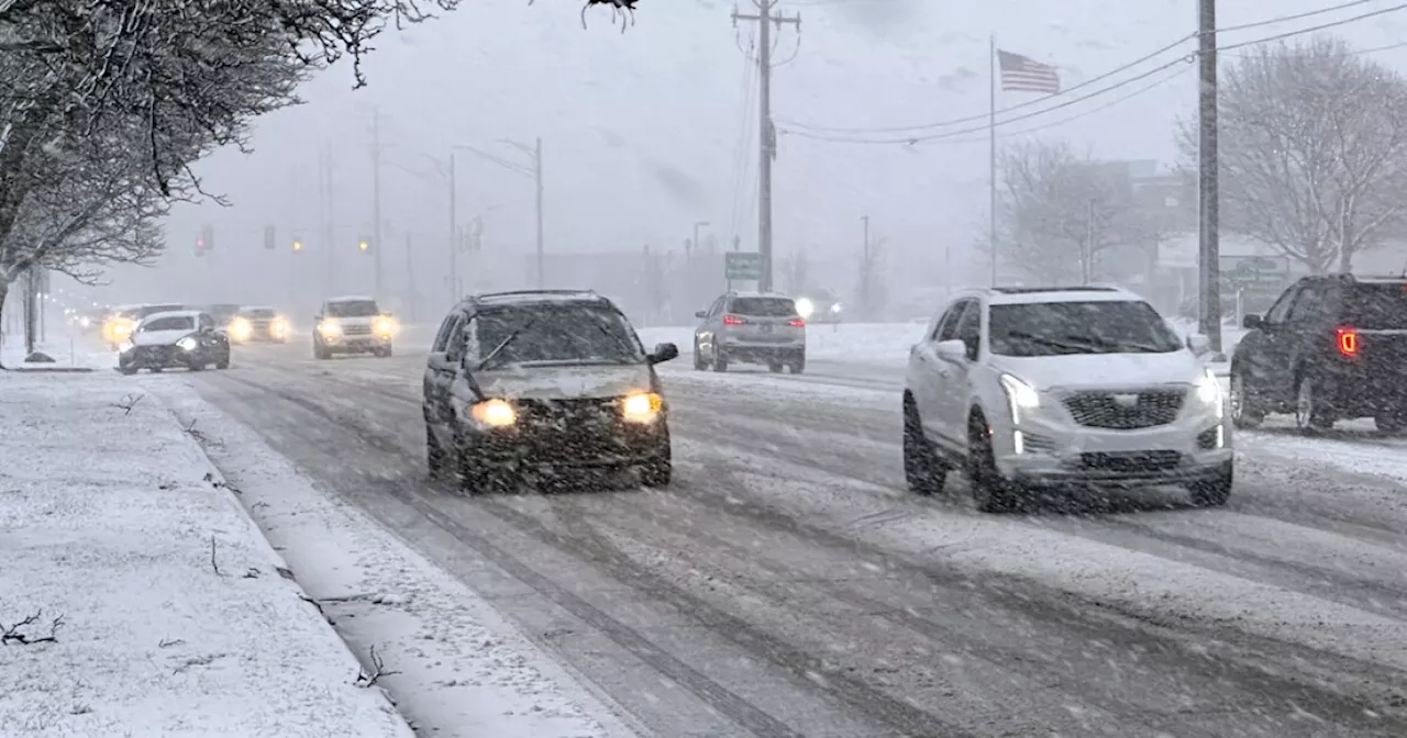 Interstates close as heavy snow blasts Great Lakes region