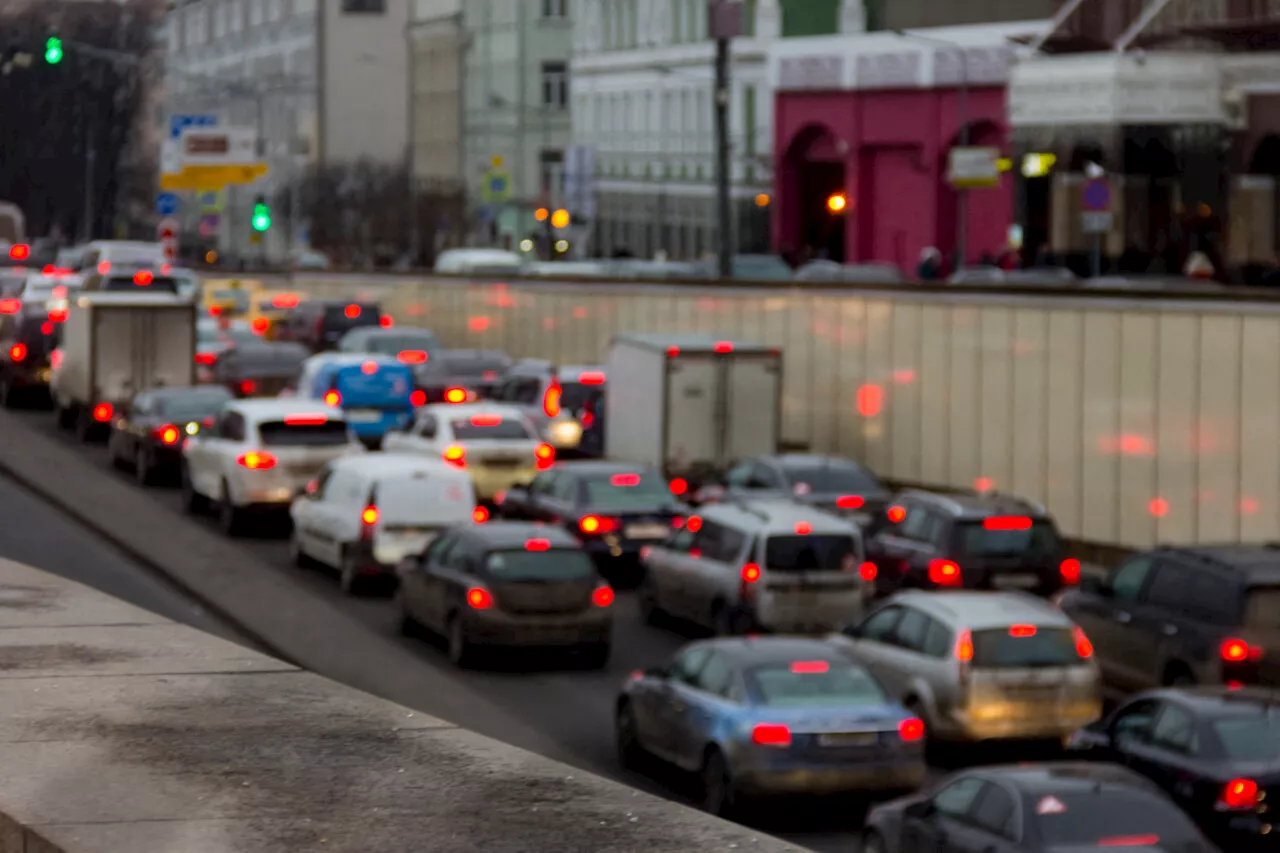 Bouchons monstres autour de Paris : le compteur des embouteillages explose sur les routes Île-de-France