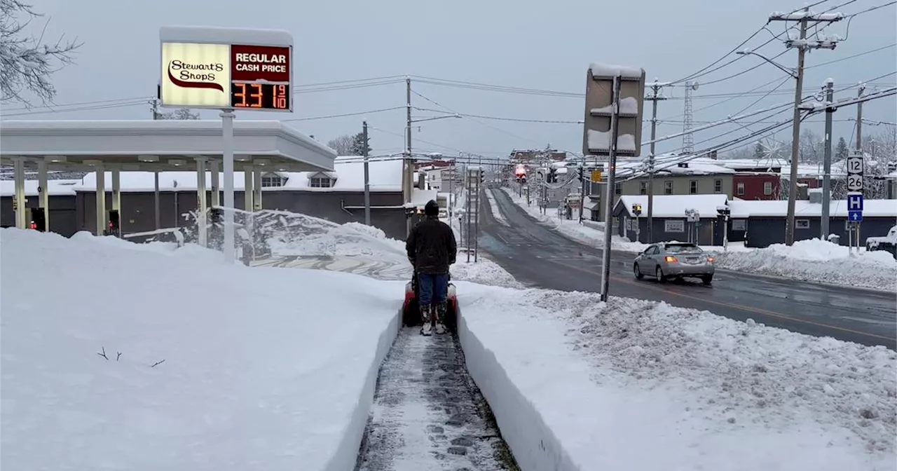 Heavy snow blankets parts of the US during busy holiday travel weekend