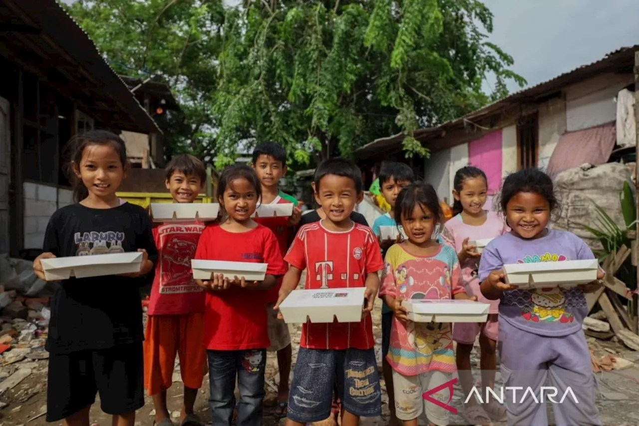 Baznas salurkan 5.000 paket makanan bergizi untuk kaum duafa di Bekasi