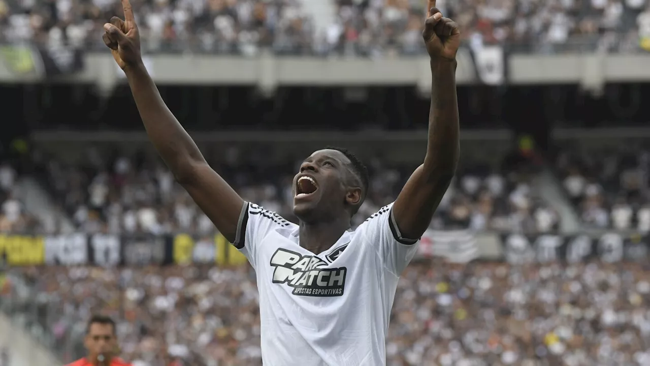 10-man Botafogo wins its first Copa Libertadores title