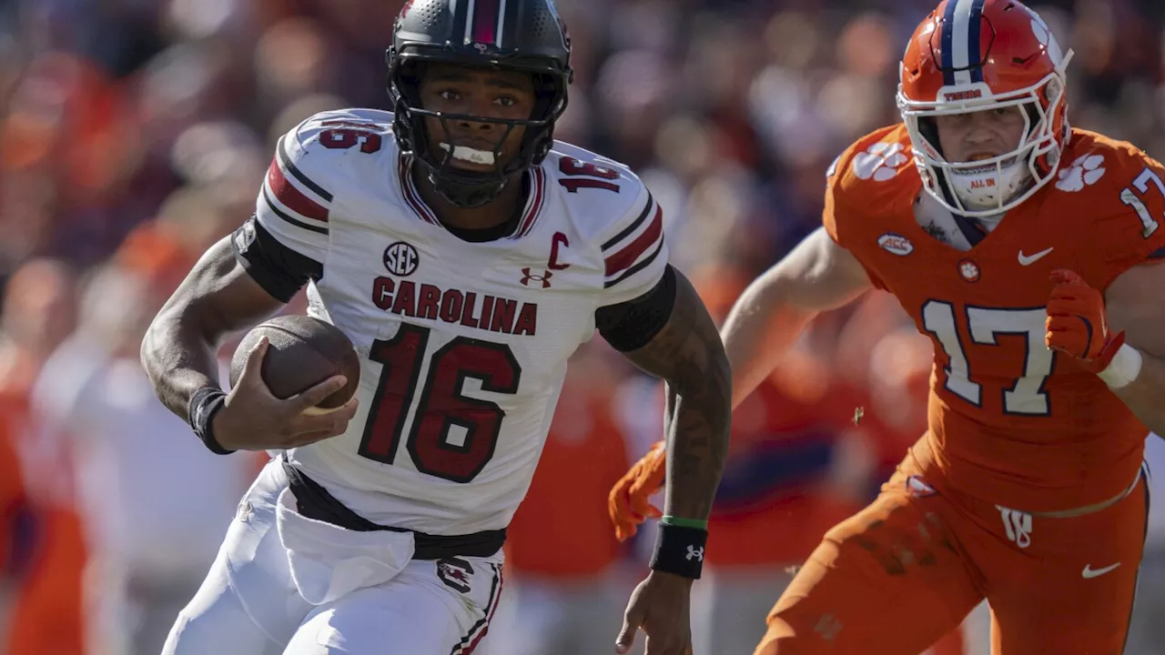 Sellers' 20-yard TD run with 1:08 to go lifts No. 16 South Carolina to 17-14 win over No. 12 Clemson