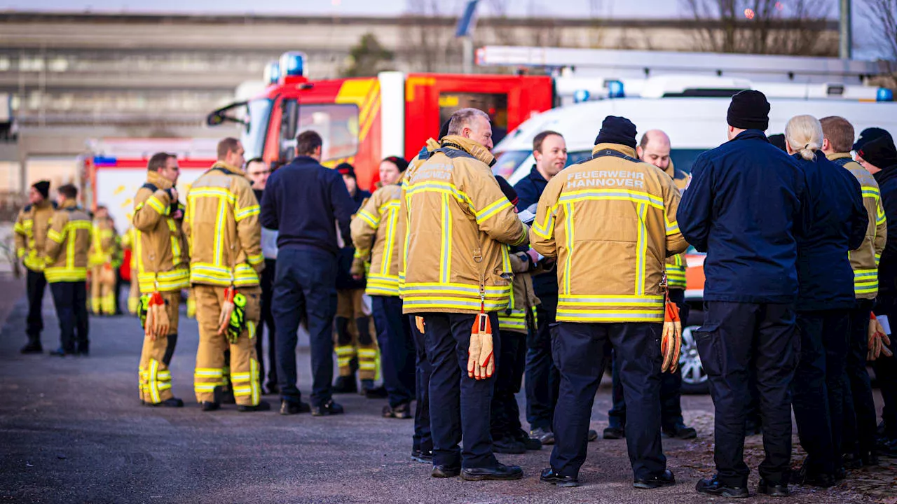 MHH-Gelände in Groß-Buchhholz unter Bombenentschärfung - Tausende Evakuiert