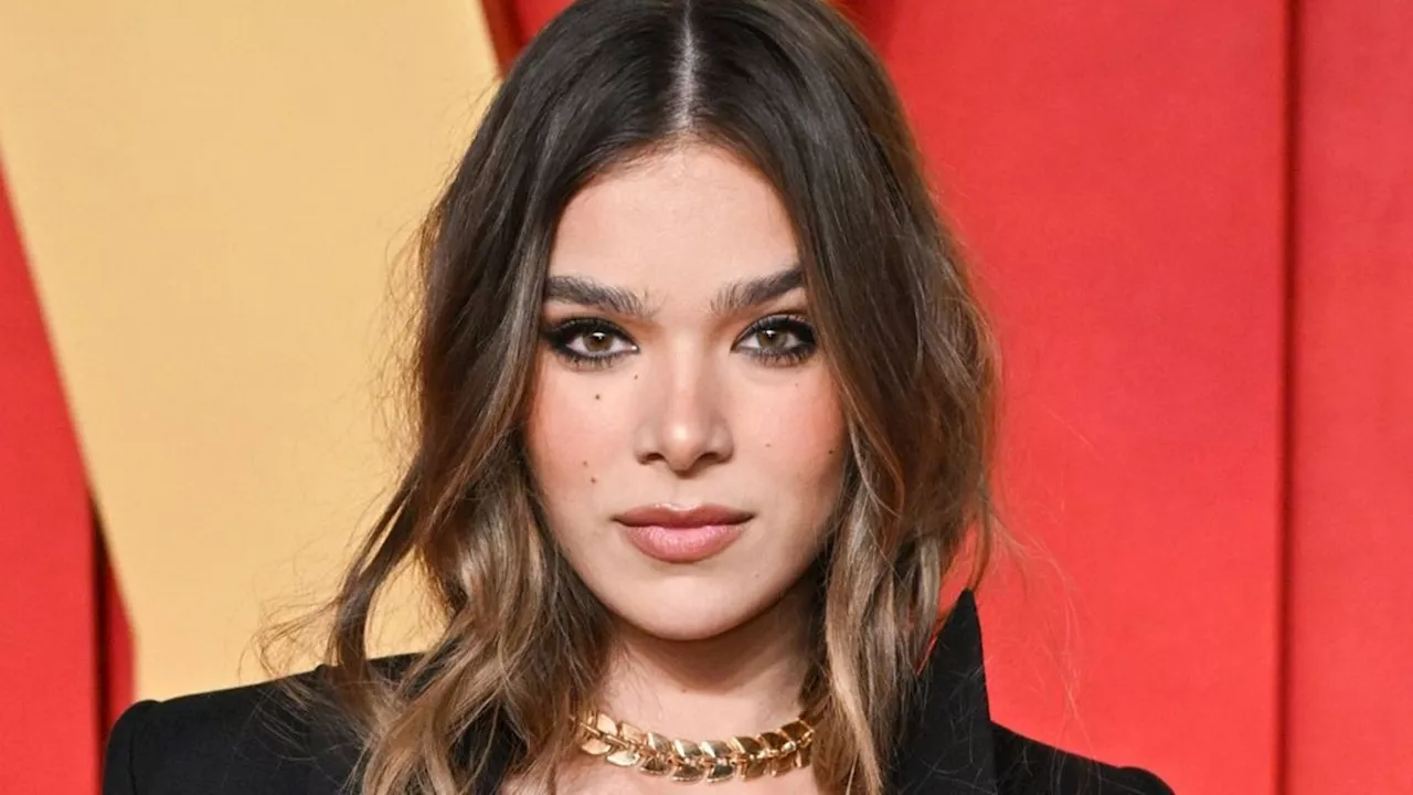 Hailee Steinfeld und Josh Allen: Romantischer Antrag am Meer