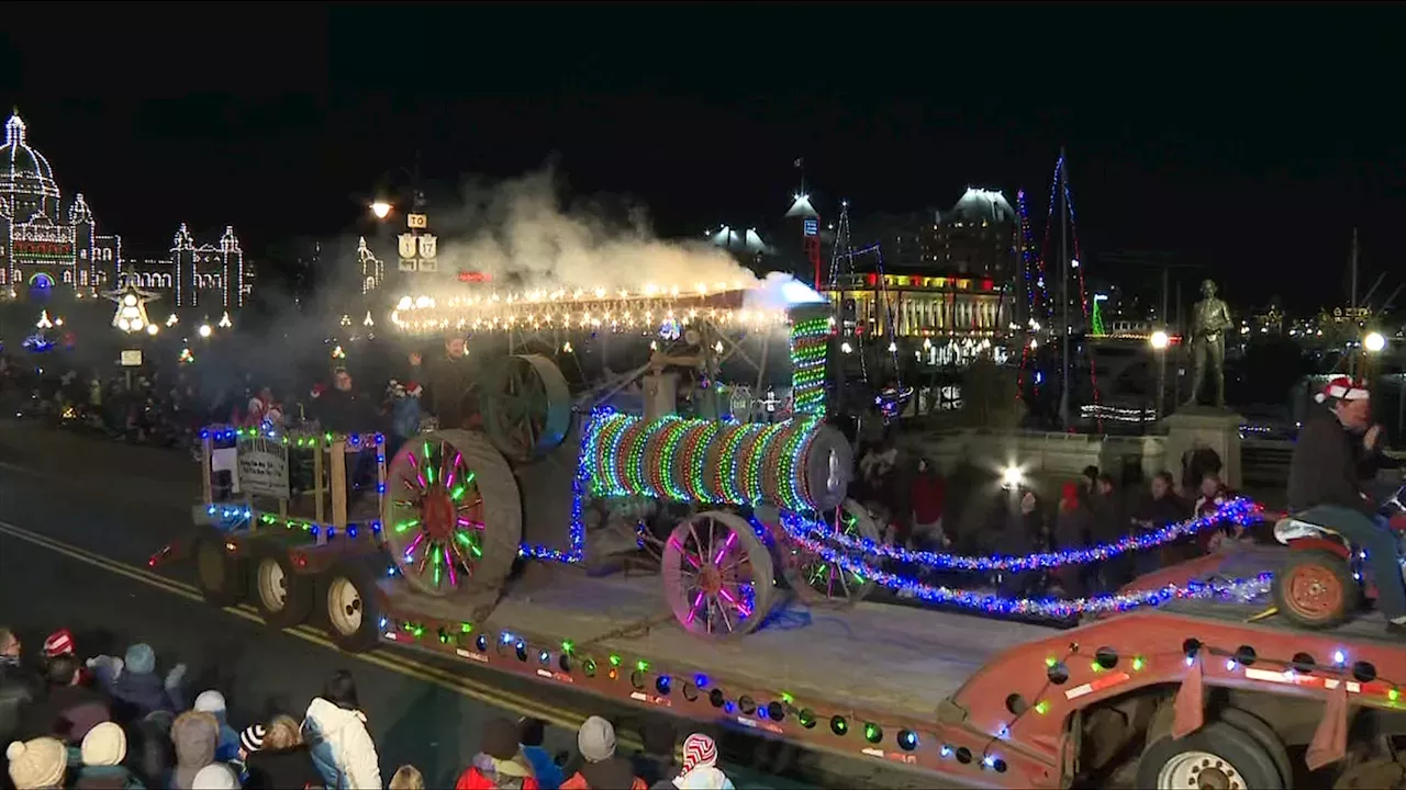 Santa Claus Parade Kicks Off in Victoria Entertainment