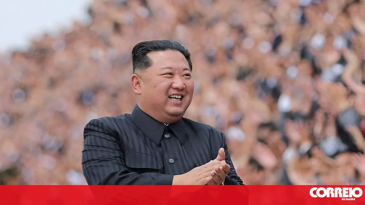 Kim Jong-un recebe ministro da Defesa russo e reafirma apoio a Moscovo