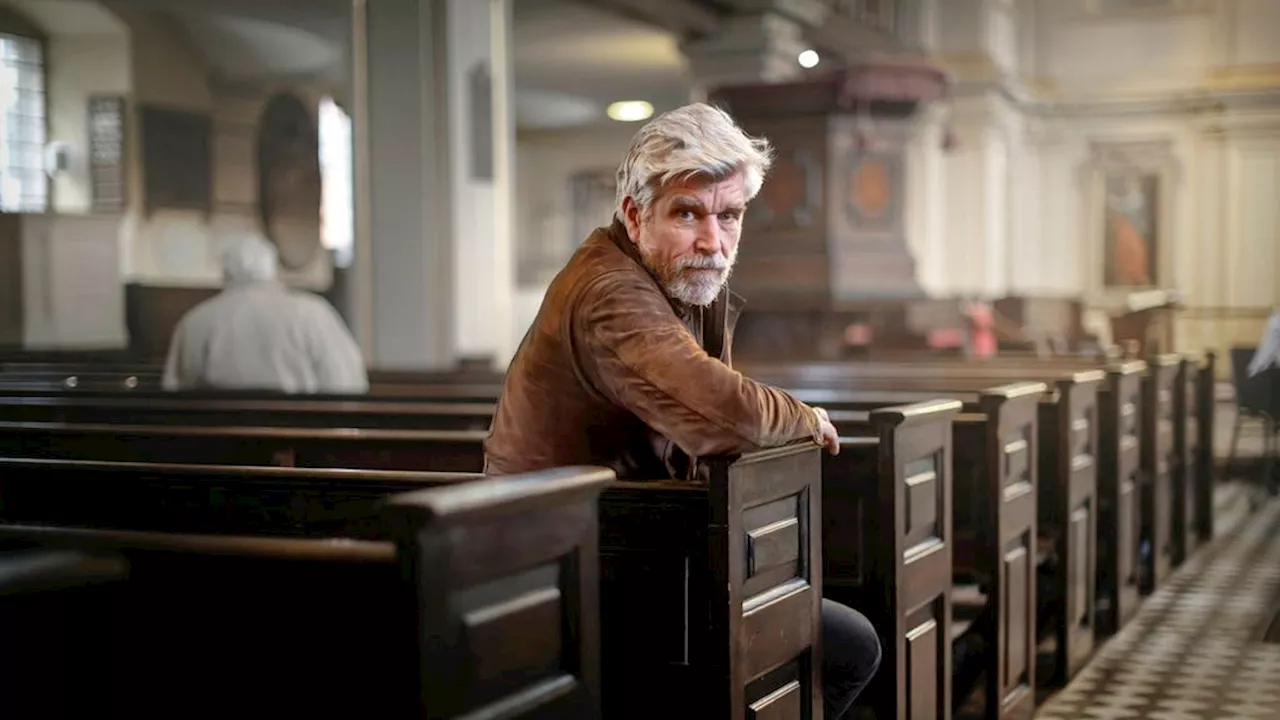 Karl Ove Knausgård vänder sig bort från mysteriet i ”Arendal”