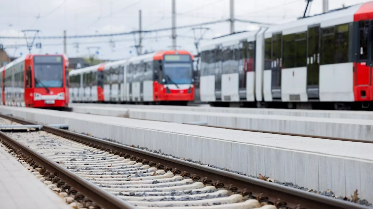 Köln: Mann an KVB-Haltestelle von Bahn erfasst