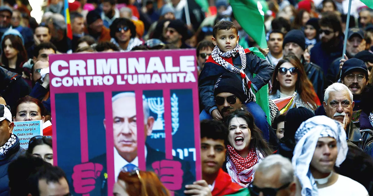 Manifestazioni Pro-Palestina a Roma e Milano: Confronti con la Polizia e Petardi