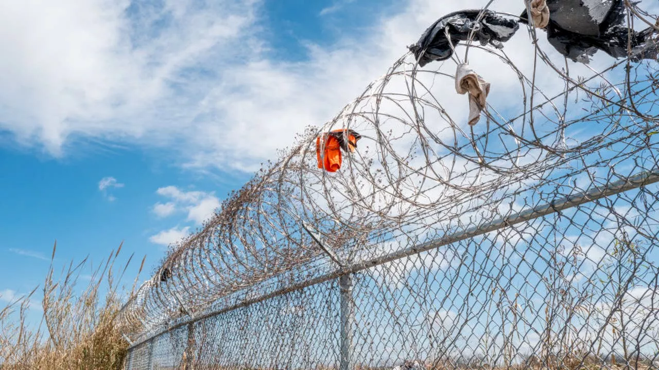 Texas Wins Right to Maintain Razor Wire Border Fence Near Eagle Pass