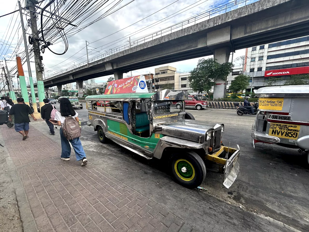8,000 Public Utility Vehicle Operators Withdraw from Modernization Program