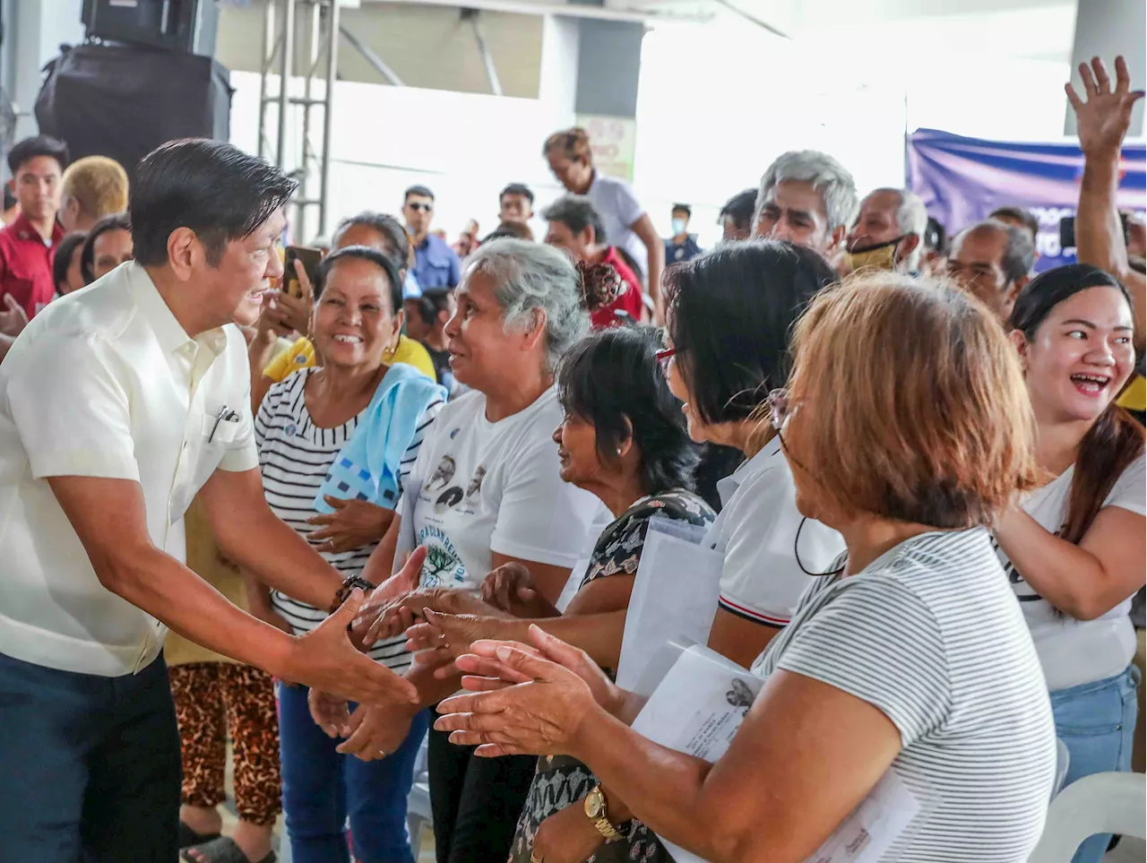 Marcos Jr. Distributes P21M Aid to Tondo Fire Victims