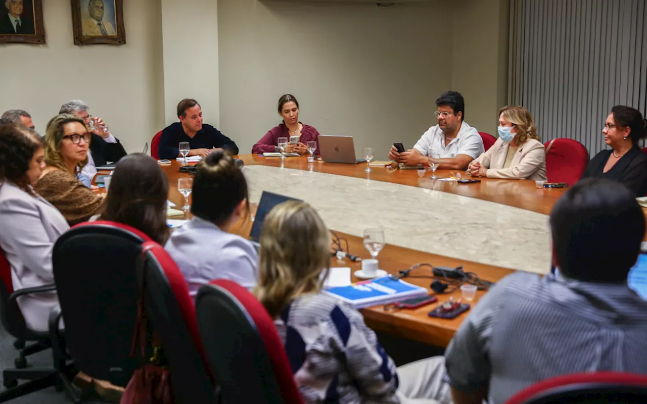 Prefeito eleito, Rodrigo Neves encerra semana de reuniões com equipes de secretarias