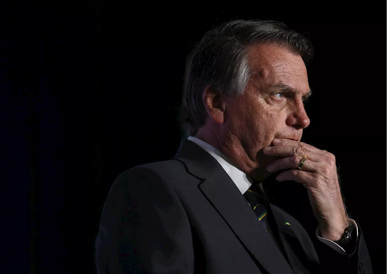 Fuga de Bolsonaro apontada pela PF foi celebrada como ‘jogada de mestre’ nas redes em 2022