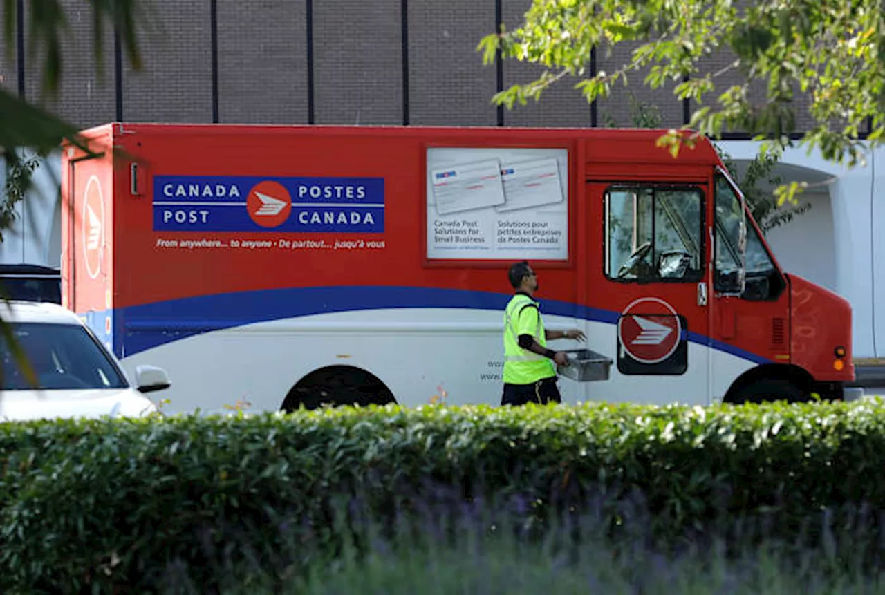 US Postal Service halts international mail to Canada amid strike