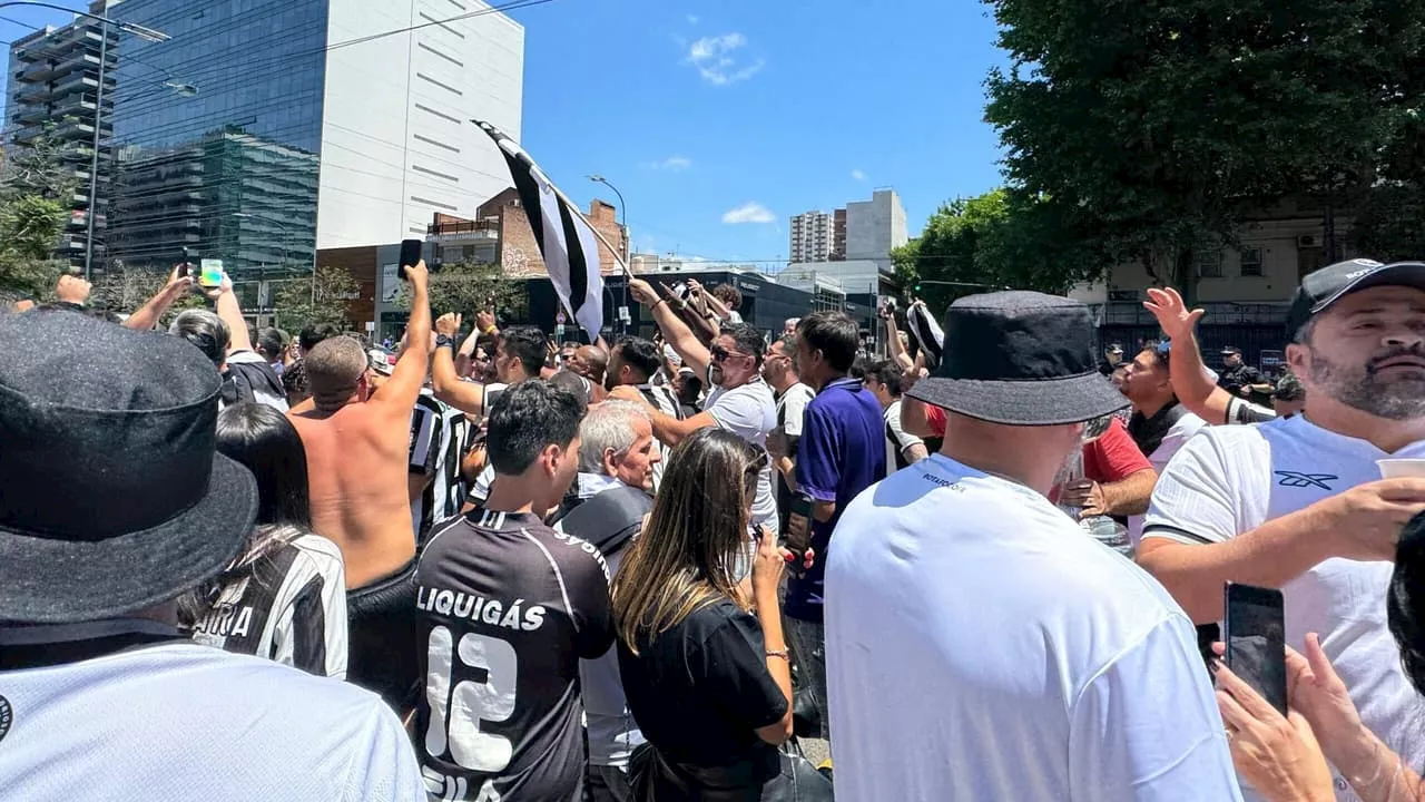 Torcedores do Botafogo se unem em torno da decisão da Libertadores