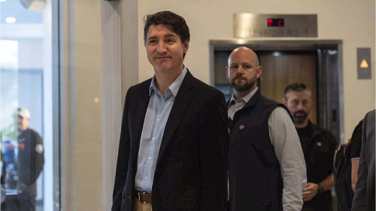 Trudeau flies to Florida to meet Trump after Canada tariffs threat