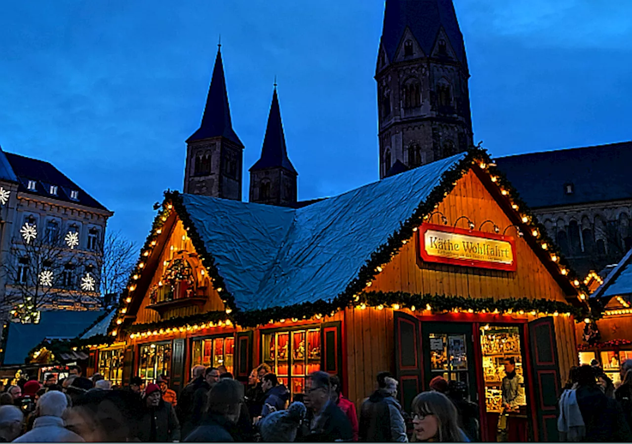 German Interior Minister Warns of Islamic Terror Threats at Christmas Markets