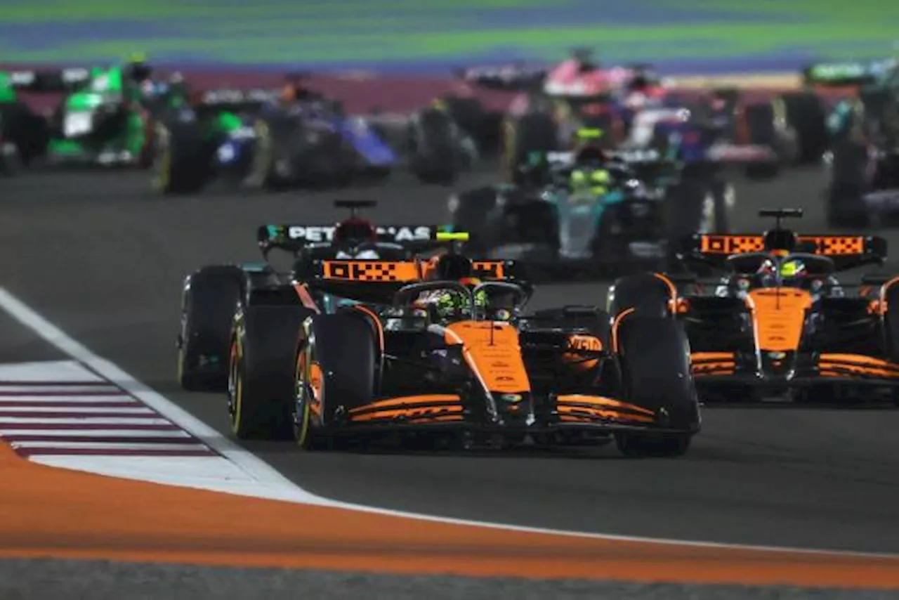 Oscar Piastri devance Lando Norris lors du sprint du GP du Qatar