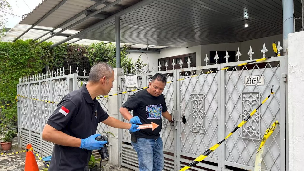 Polisi Olah TKP Lanjutan Kasus Anak Bunuh Ayah Kandung dan Nenek di Cilandak