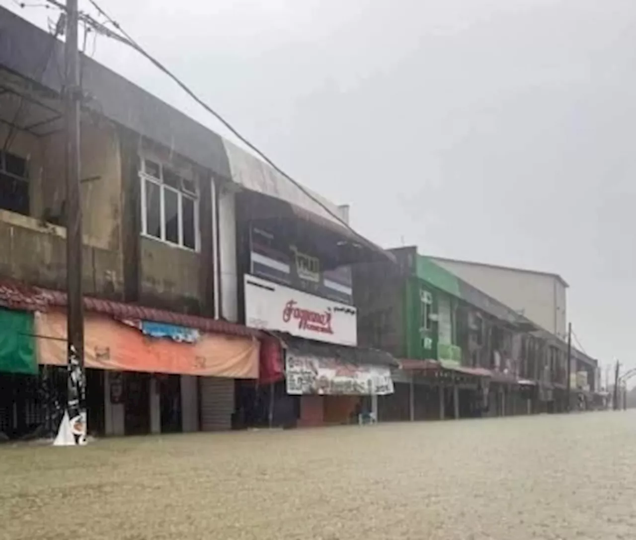 ‘Worse flooding than 2014’ leaves Rantau Panjang families without power and food supplies