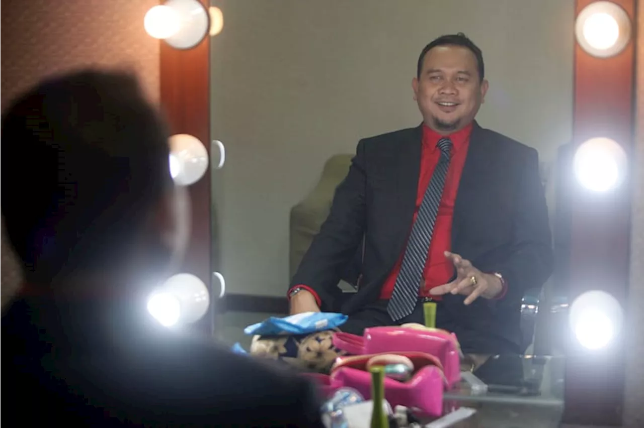 Karangan Bunga Ucapan Selamat dari RK, Ini Kata Cak Lontong