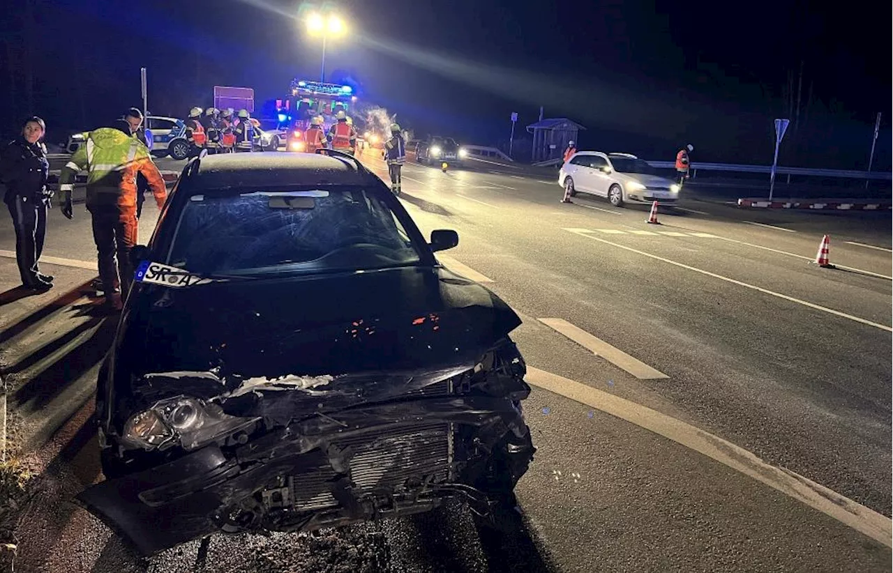 Schwerer Unfall auf der B20 bei Traitsching fordert einen Verletzten und verursacht hohen Schaden