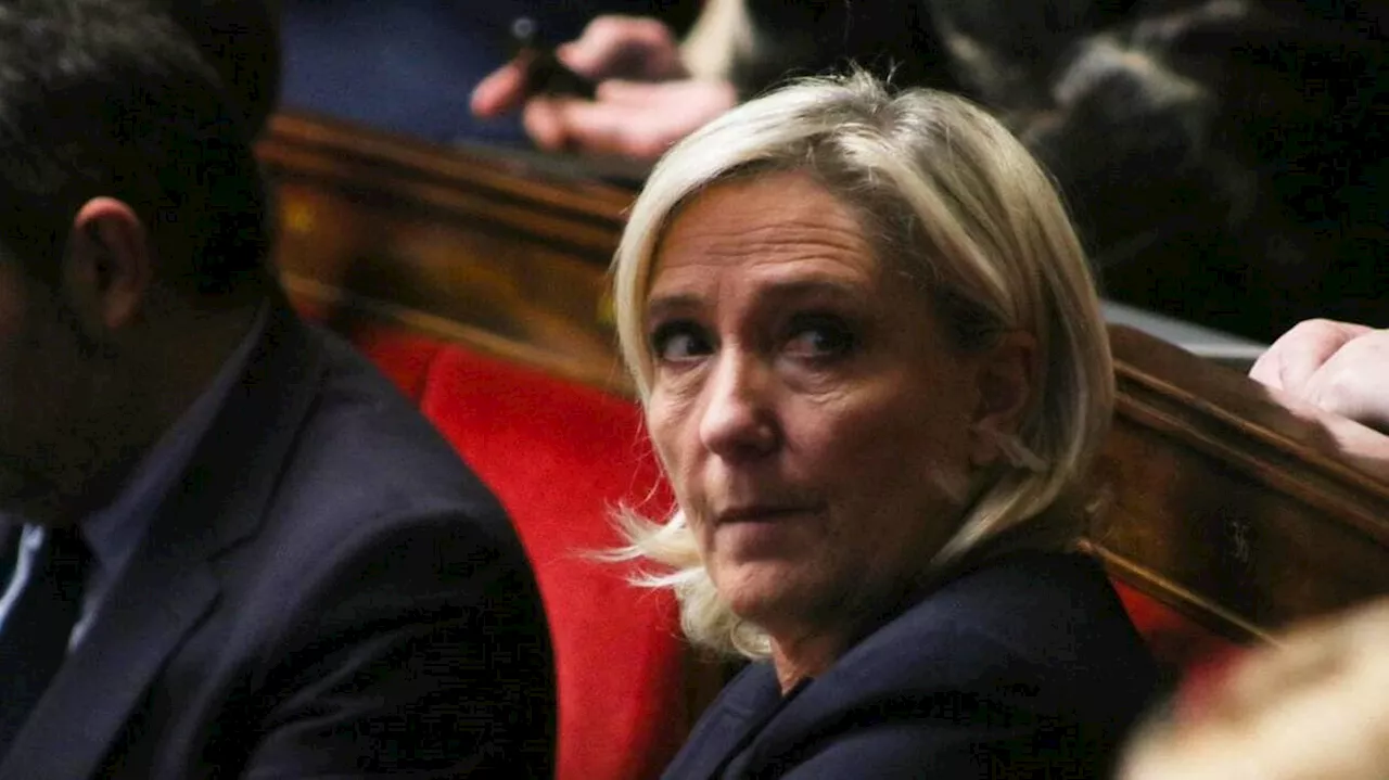 Marine Le Pen menace d'utiliser une motion de censure contre le gouvernement