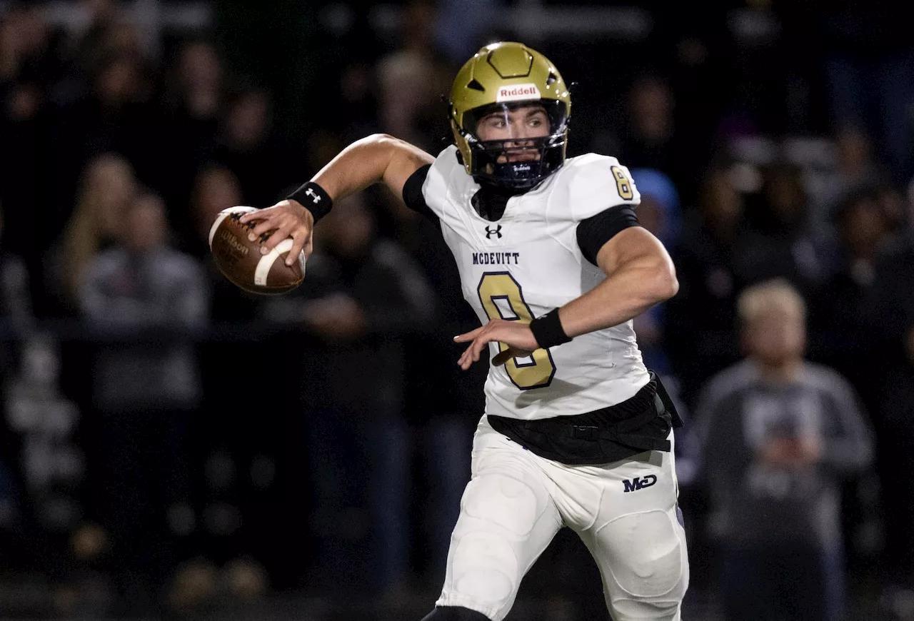 Live updates: Jones-Davis’ TD run helps Bishop McDevitt take lead on Pine-Richland in 5A semis