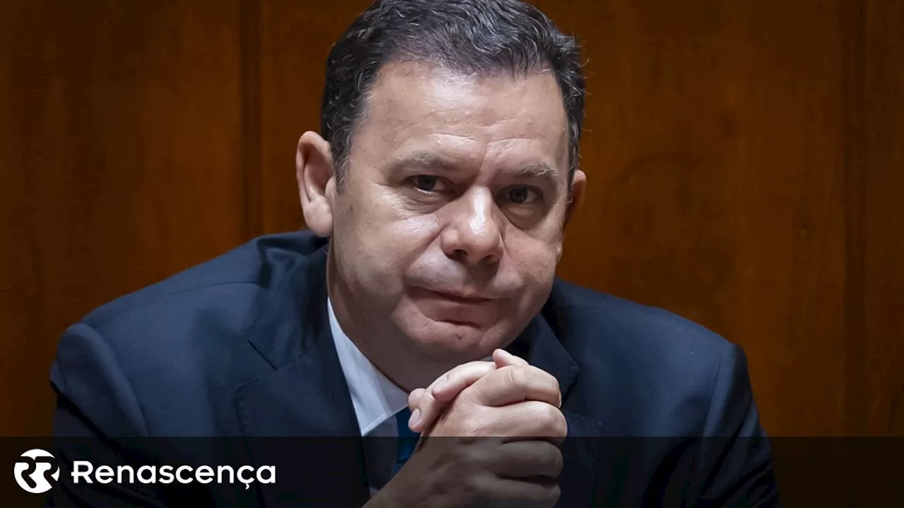 Petição Exige Explicações ao Ministro Montenegro sobre Exoneração do Presidente do CCB